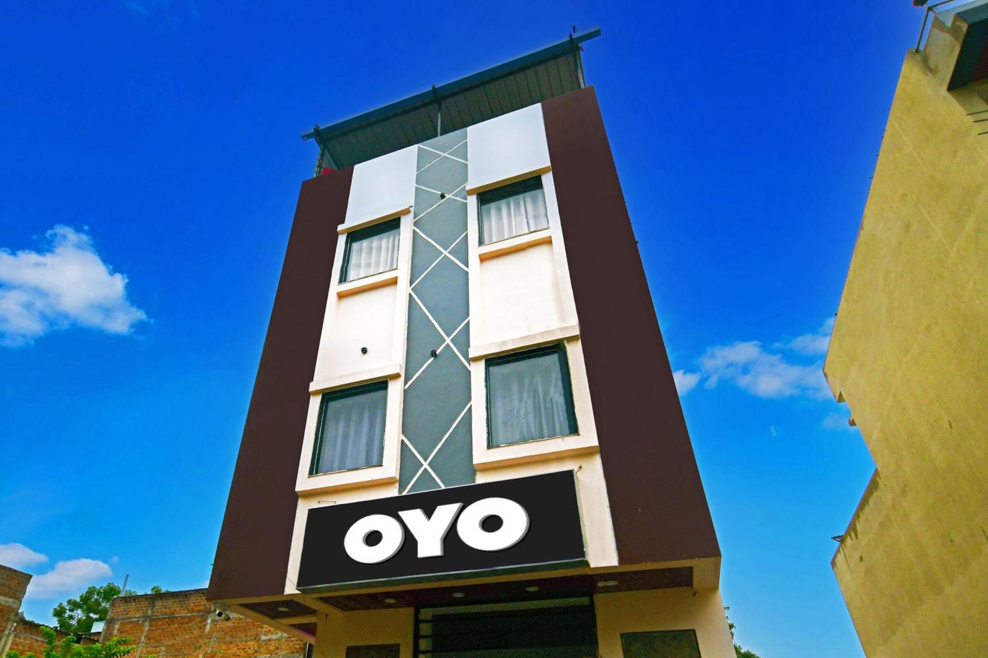 Oyo Flagship Hotel Blue Tick Indaur Exteriér fotografie