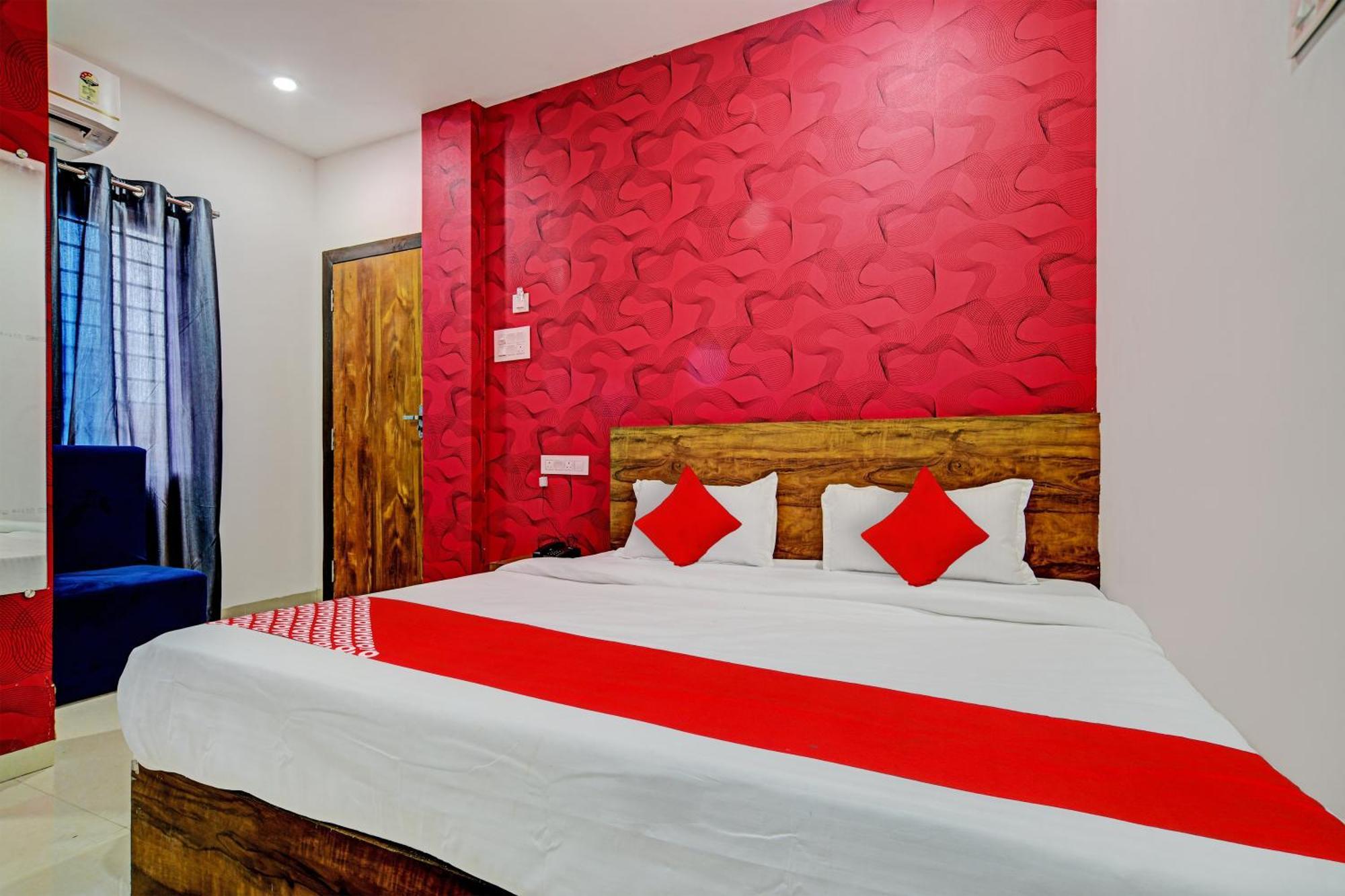 Oyo Flagship Hotel Blue Tick Indaur Exteriér fotografie